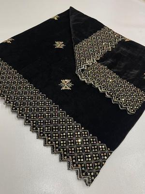 Women's Velvet Embroidered Border Shawl