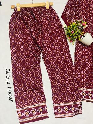 2 Pcs Women's Stitched Linen Printed Suit