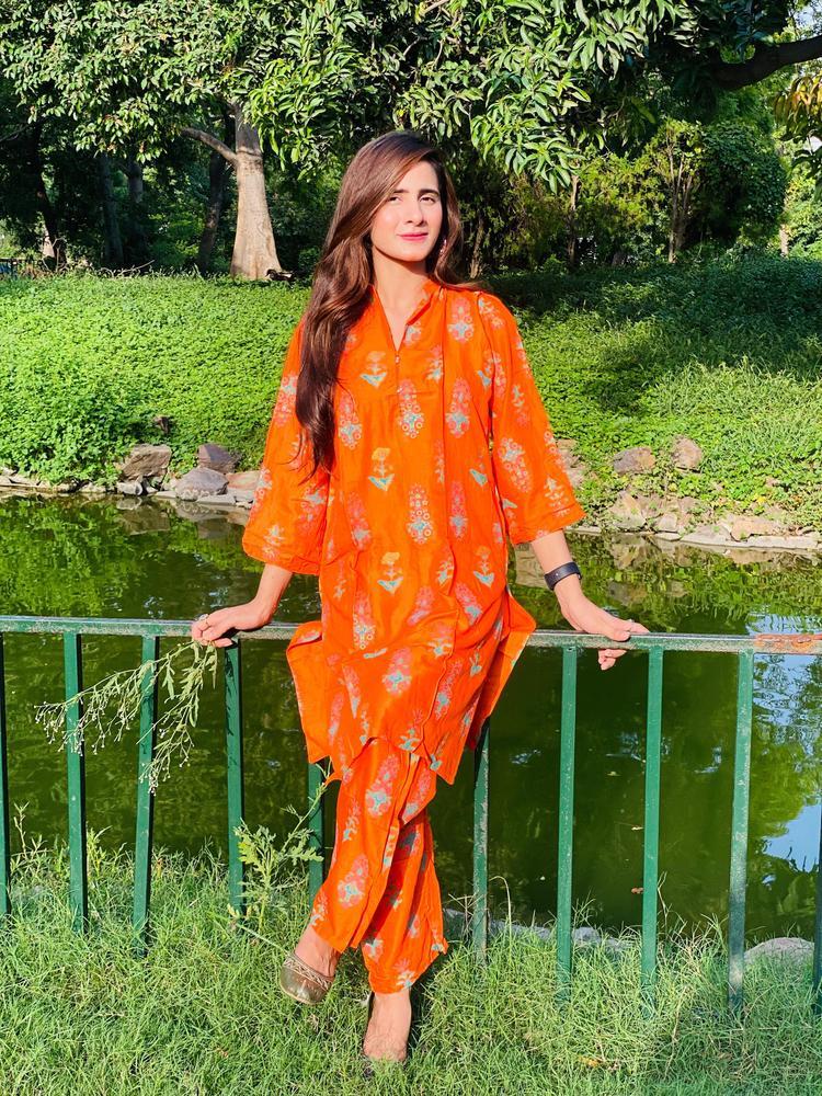 2 Pcs Women's Stitched Linen Printed Suit