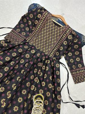 2 Pcs Women's Stitched Cotton Printed Shirt And Trouser