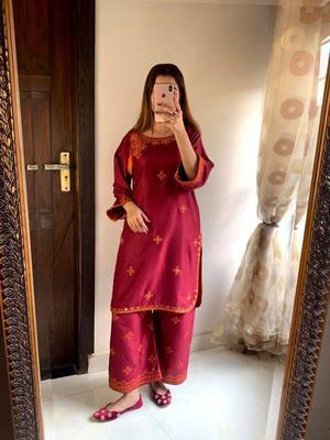 2 Pcs Women's Stitched Arabic Lawn Embroidered Shirt And Trouser