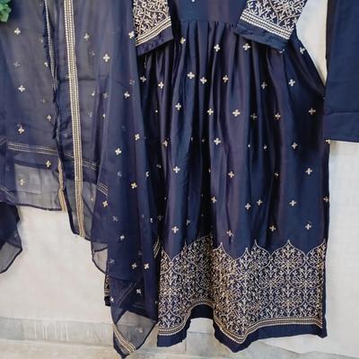 3 Pcs Women's Stitched Shamoz Silk Embroidered Maxi Suit