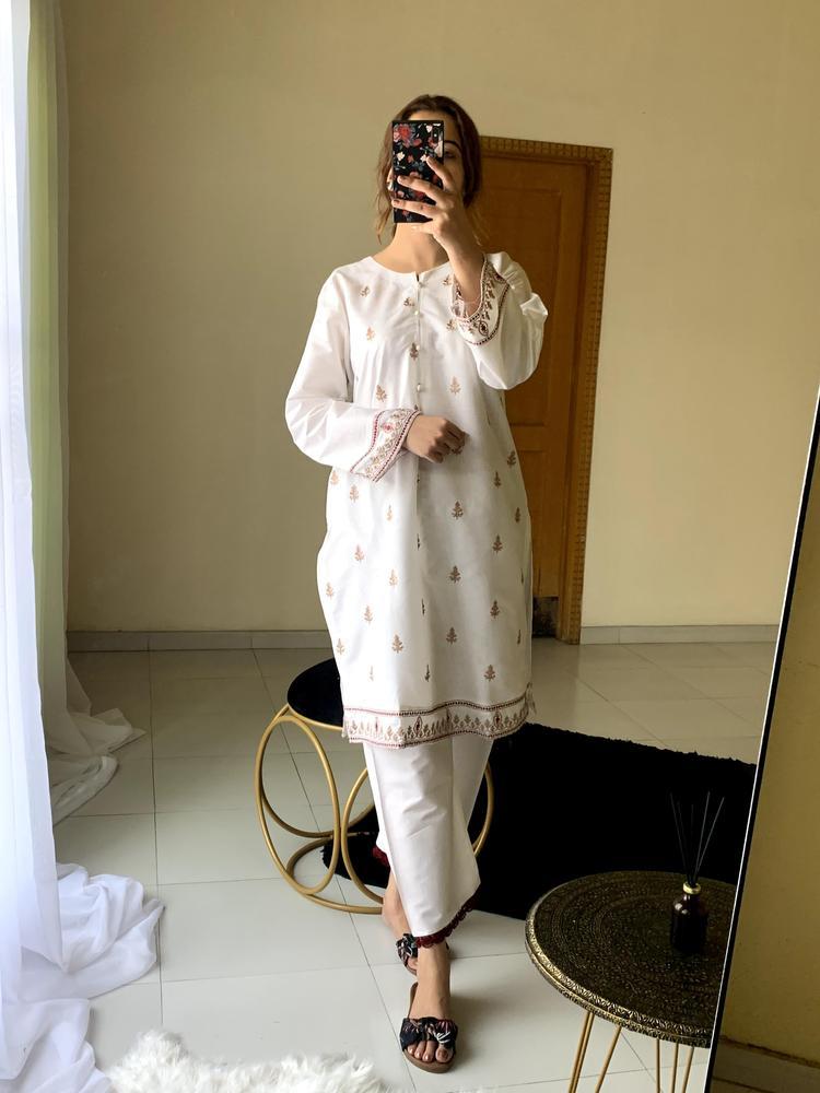 2 Pcs Women's Stitched Cotton Lawn Embroidered Shirt And Trouser