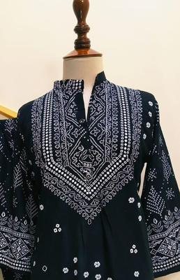 2 Pcs Women's Stitched Lawn Printed Suit