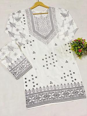 2 Pcs Women's Stitched Linen Printed Suit