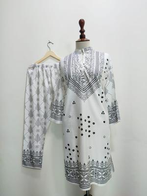 2 Pcs Women's Stitched Lawn Printed Suit