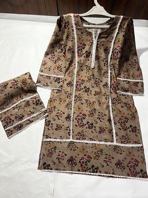 2 Pcs Women's Stitched Dhanak Printed Suit