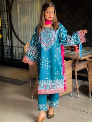 3 Pcs Women's Stitched Silk Embroidered Suit