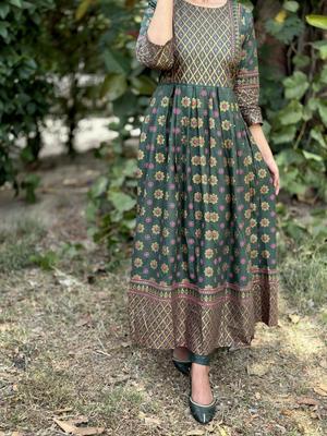 Women's Stitched Arabic Lawn Printed Maxi