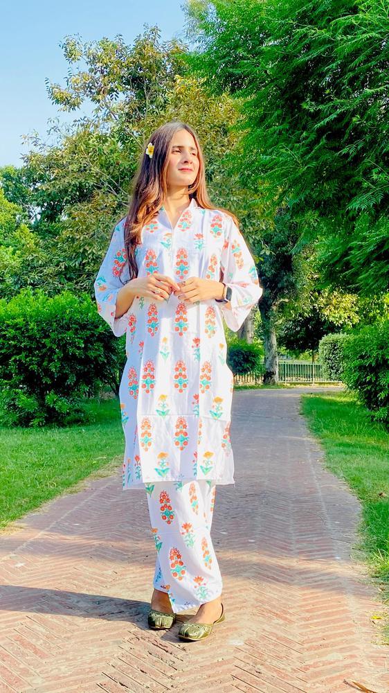 2 Pcs Women's Stitched Linen Printed Suit