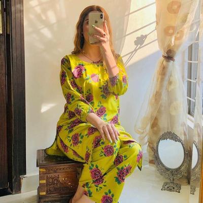 2 Pcs Women's Stitched Arabic Lawn Printed Suit