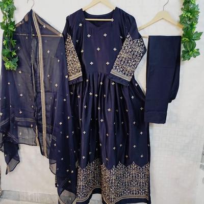 3 Pcs Women's Stitched Shamoz Silk Embroidered Maxi Suit