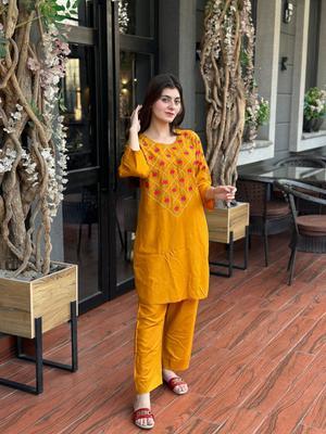 2 Pcs Women's Stitched Arabic Lawn Printed Suit