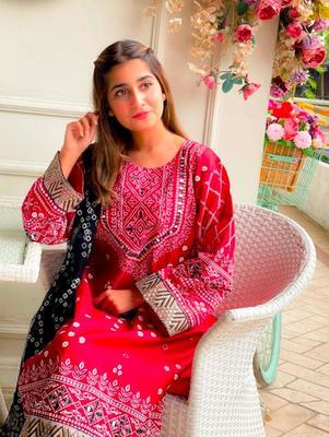 3 Pcs Women's Stitched Silk Embroidered Suit