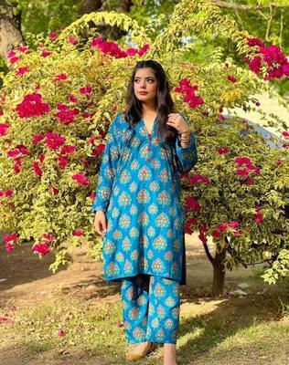 2 Pcs Women's Stitched Arabic Linen Printed Shirt And Trouser