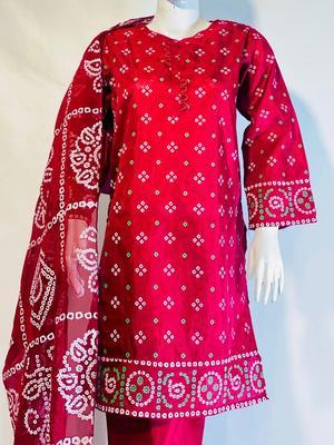 3 Pcs Women's Stitched Silk Printed Suit