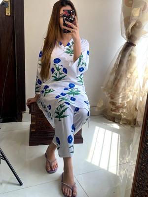 2 Pcs Women's Stitched Arabic Lawn Printed Shirt And Trouser