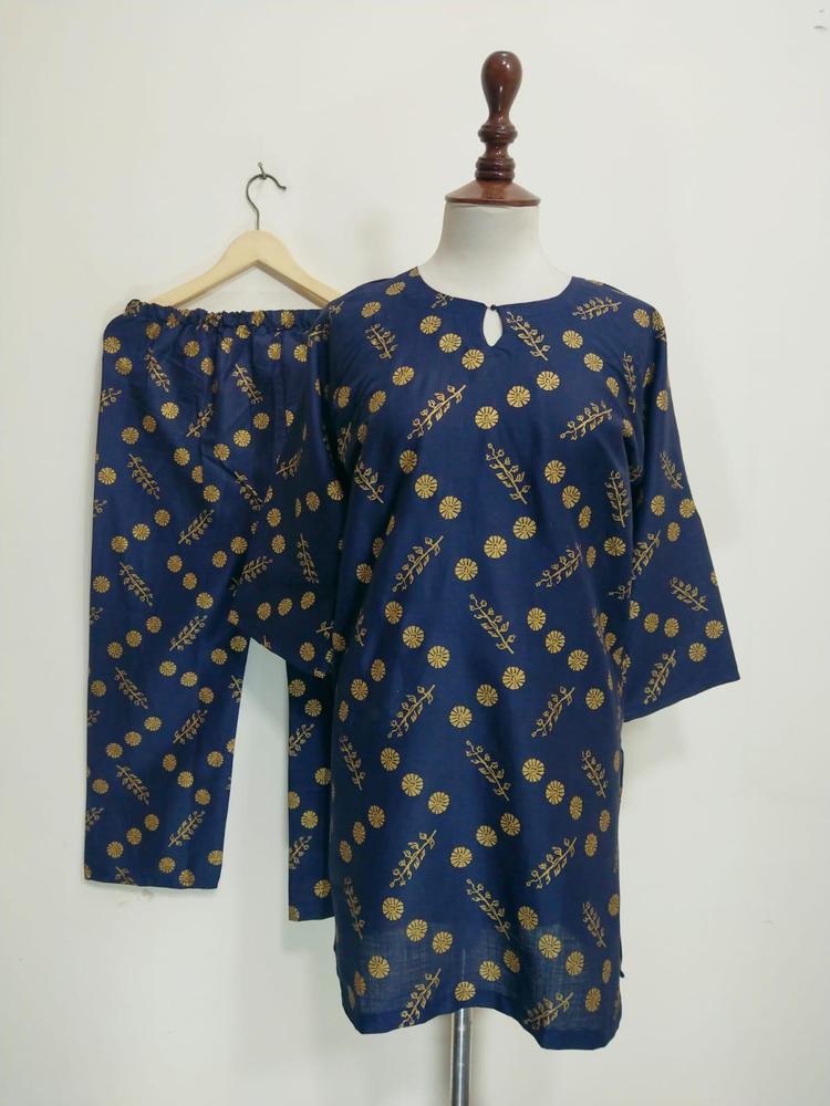 2 Pcs Women's Stitched Cotton Lawn Printed Shirt And Trouser