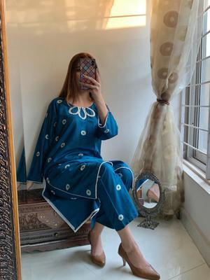 2 Pcs Women's Stitched Arabic Lawn Embroidered Suit