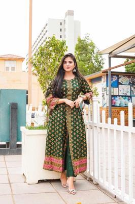 2 Pcs Women's Stitched Lawn Printed Maxi And Trouser