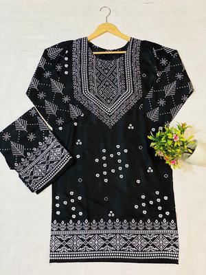 2 Pcs Women's Stitched Linen Printed Suit