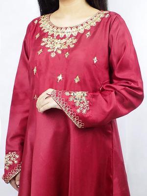 2 Pcs Women's Stitched Silk Embroidered Suit