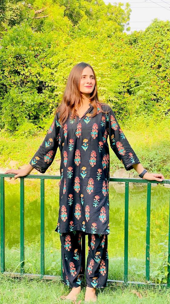 2 Pcs Women's Stitched Linen Printed Suit