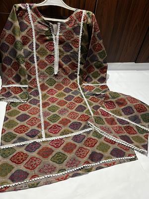 2 Pcs Women's Stitched Dhanak Printed Suit