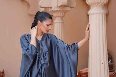 1 Pc Women's Stitched Silk Plain Kaftan