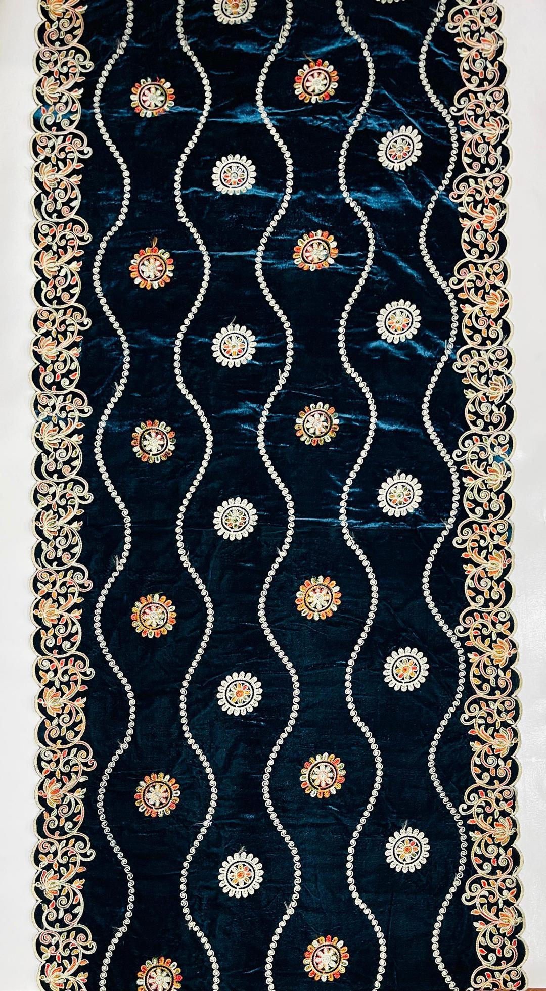 Women's Velvet Embroidered Border Shawl