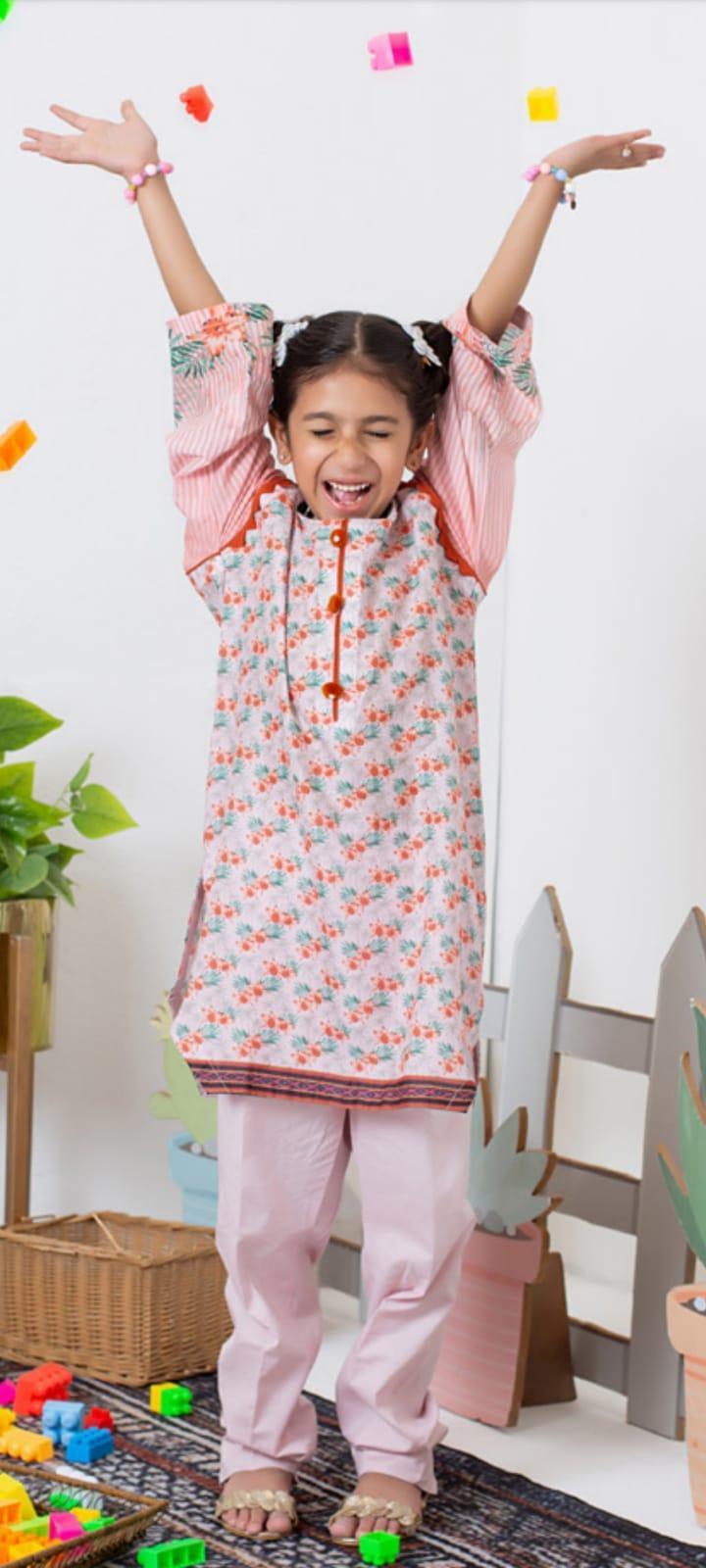 1 Pc Girl's Lawn Printed Unstitched Suit