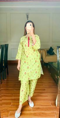 2 Pcs Women's Stitched Lawn Printed Suit