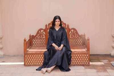 1 Pc Women's Stitched Silk Plain Kaftan