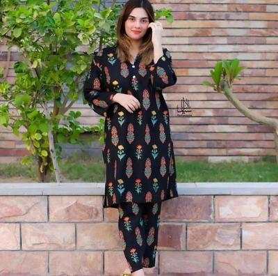 2 Pcs Women's Stitched Arabic Lawn Printed Suit