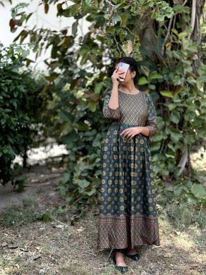 Women's Stitched Arabic Lawn Printed Maxi