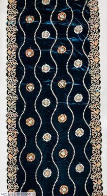 Women's Velvet Embroidered Border Shawl